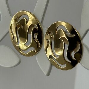 Vtg Monet gold post Earrings